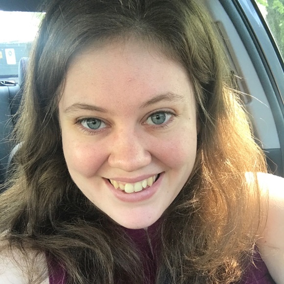 Meet your Posher, Cara - Picture 1 of 1